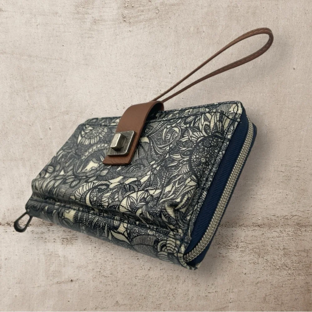 Sakroots Artist Circle Smartphone Wallet, Detachable Wristlet Strap Navy & Tan